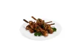 Fried chicken skewers with black pepper sauce, sesame, 90 g